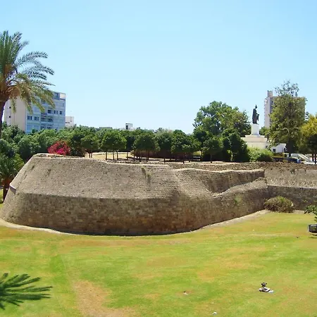 Oxi Square Nicosia